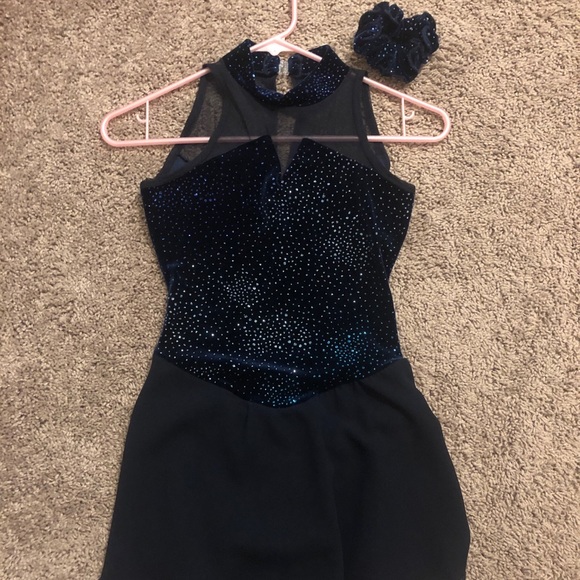 Figure skating dress - Picture 1 of 8
